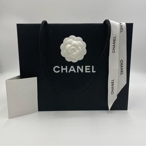 Chanel medium paper gift bag set